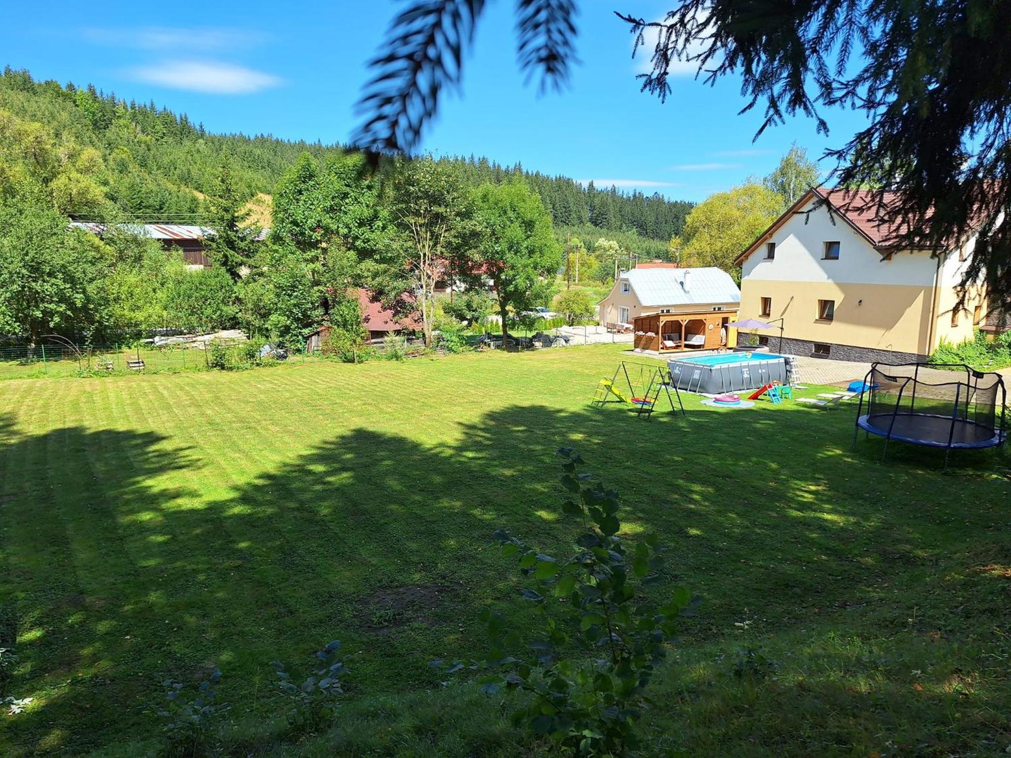 Vila Pohoda Javorniky S Rozlahlym Pozemkom Makov Exteriör bild