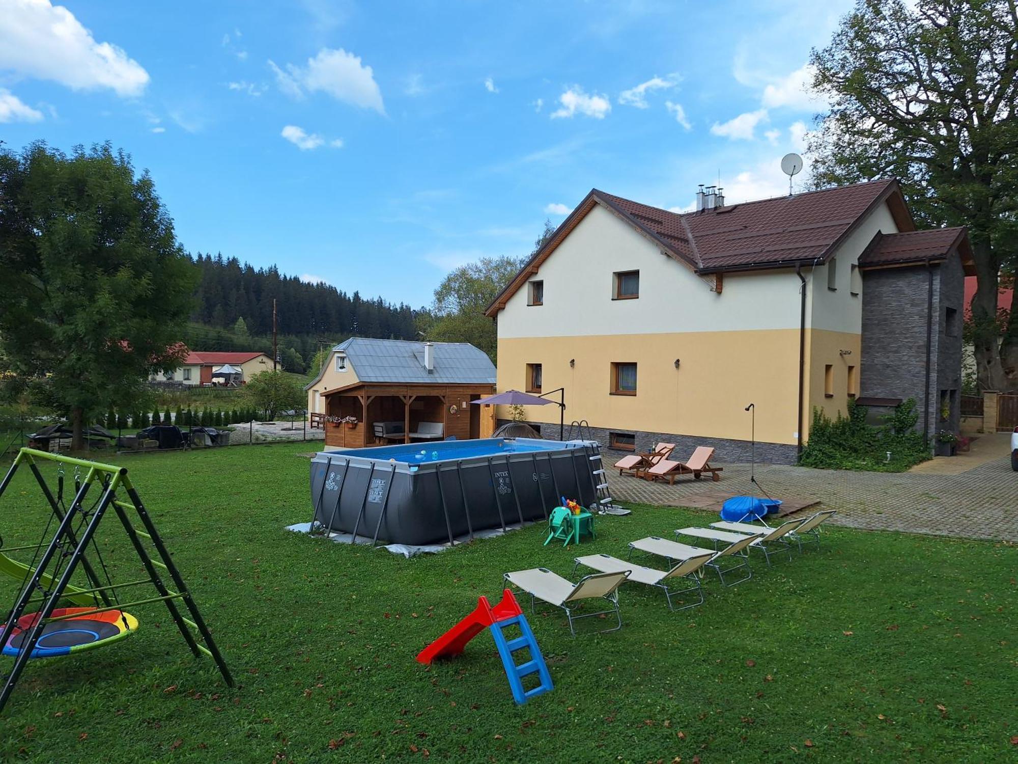 Vila Pohoda Javorniky S Rozlahlym Pozemkom Makov Exteriör bild