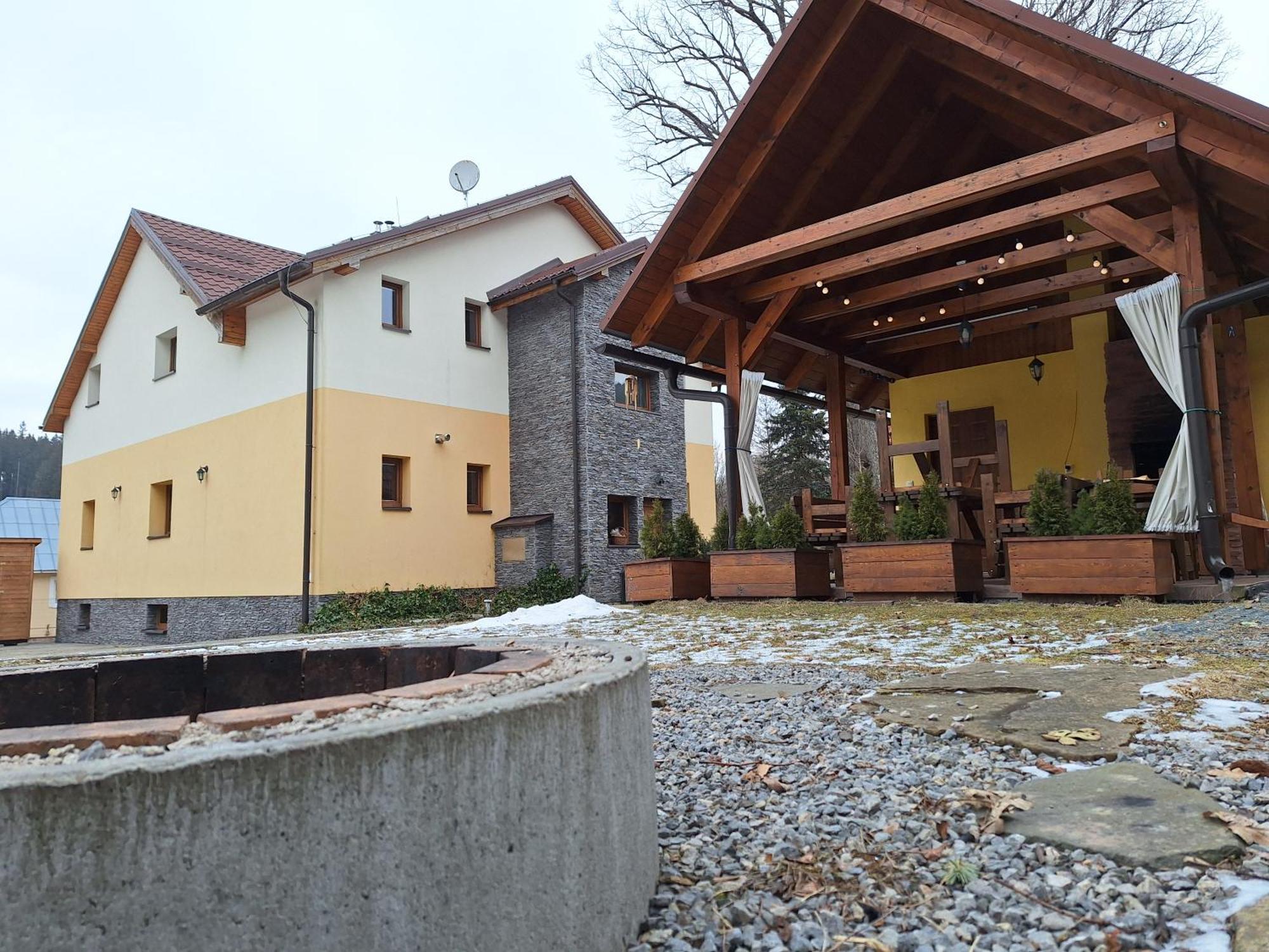 Vila Pohoda Javorniky S Rozlahlym Pozemkom Makov Exteriör bild