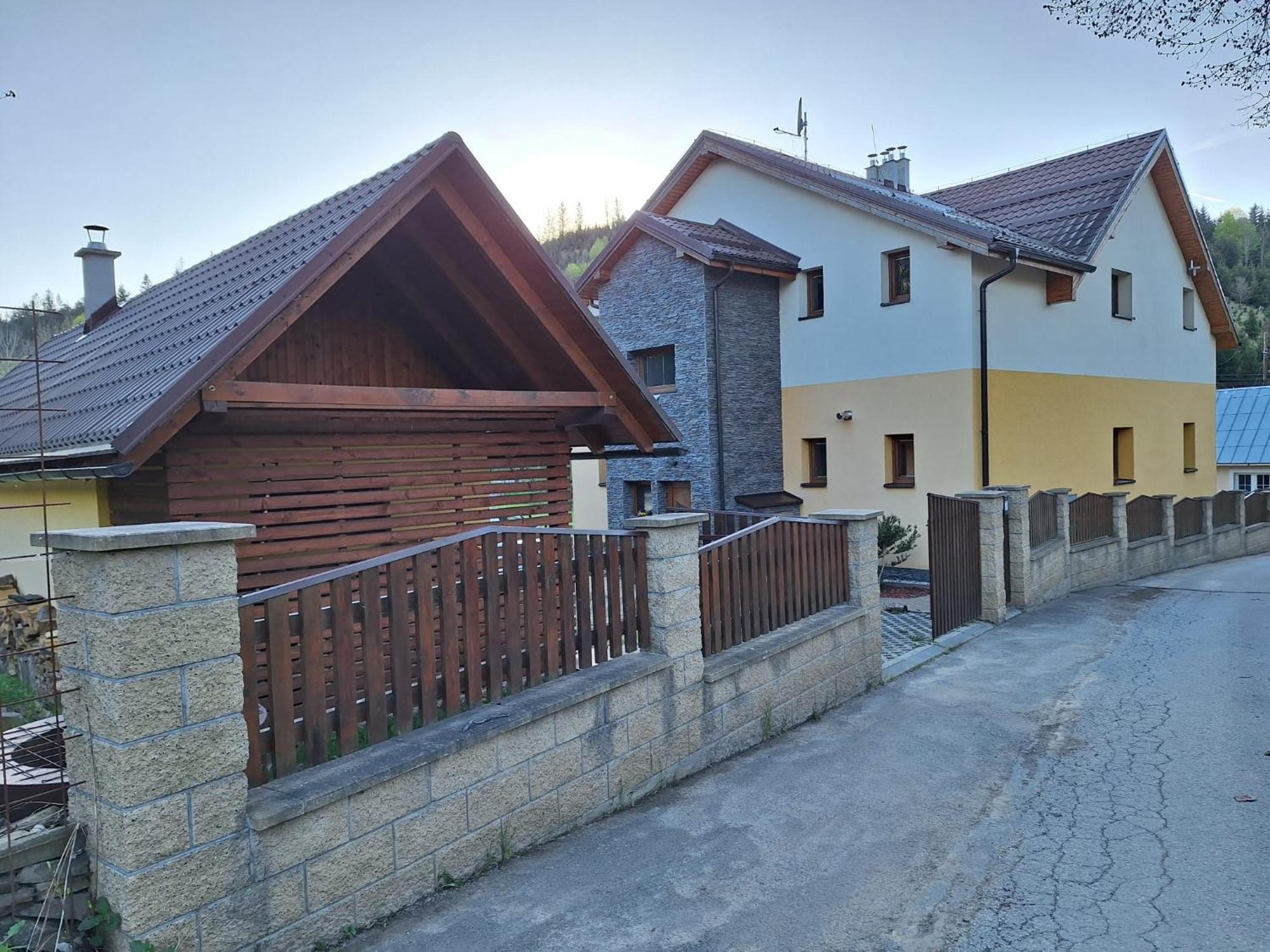 Vila Pohoda Javorniky S Rozlahlym Pozemkom Makov Exteriör bild